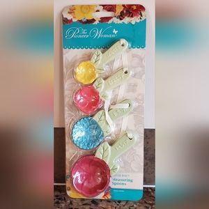 The Pioneer Woman Timeless Beauty Measuring Spoons